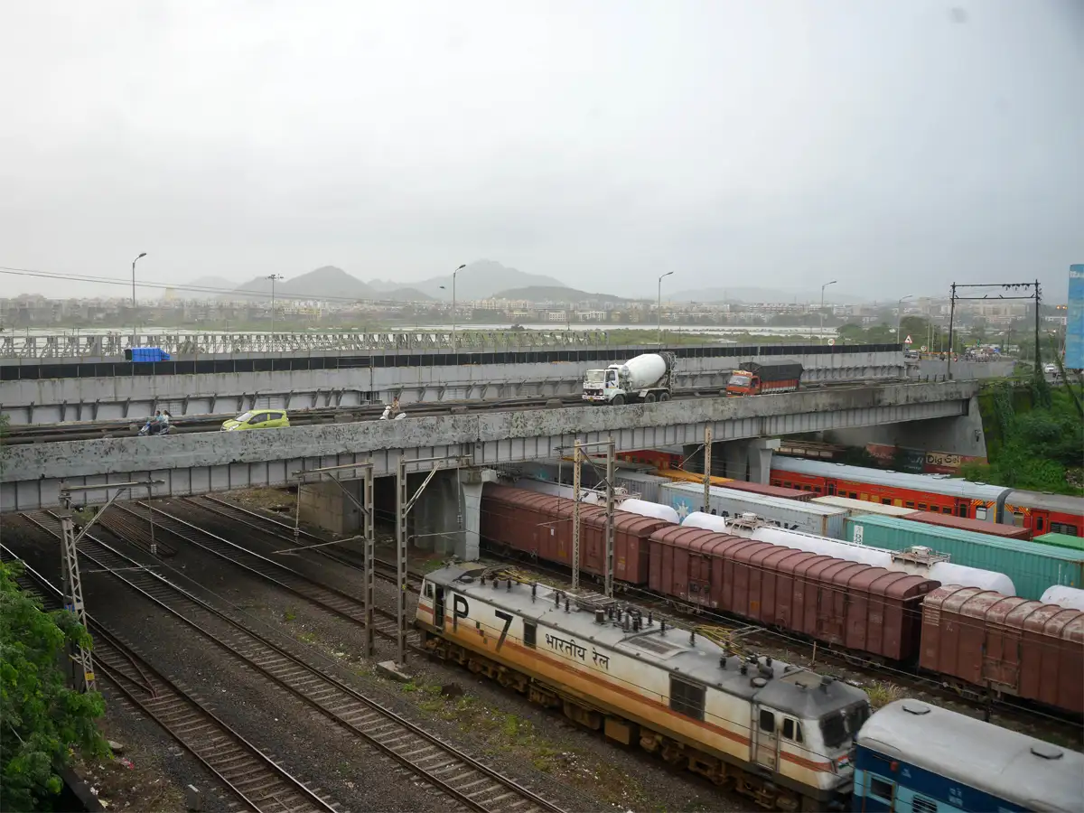 Airport Like User Charge To Be Levied For Newly Redeveloped Rail Stations Railway Board Chairman The Economic Times Sri guru ram das jee international airport, amritsar. airport like user charge to be levied