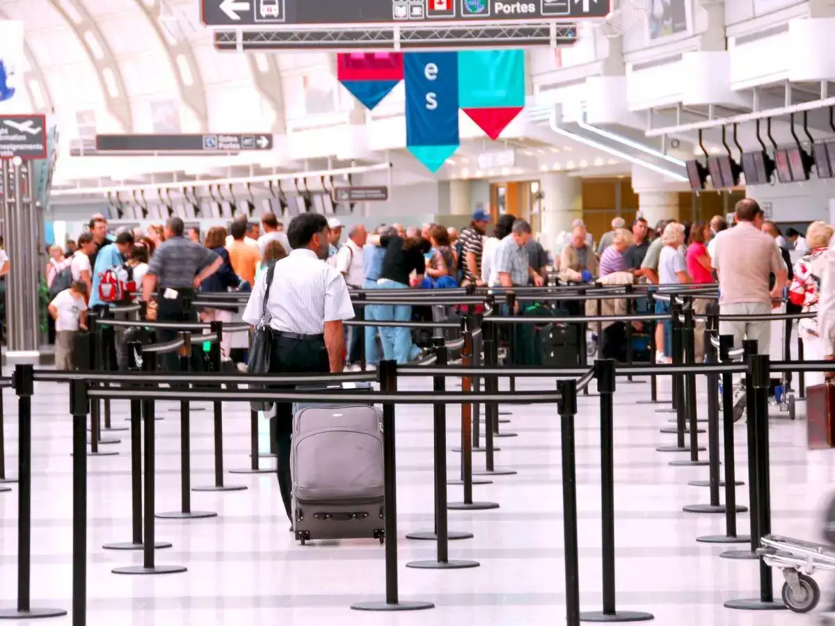 Europe's airports demand immediate review of new Entry/Exit border system as travellers face long queues