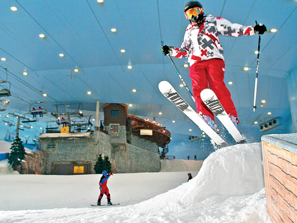 Thinks skiing. Ski Dubai Дубай. Горнолыжный комплекс ски Дубай. Дубай Молл горнолыжный курорт. Дубай Молл лыжи.
