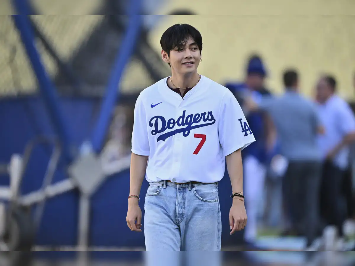 K-pop sensation 'V' throws ceremonial first pitch at Dodgers game