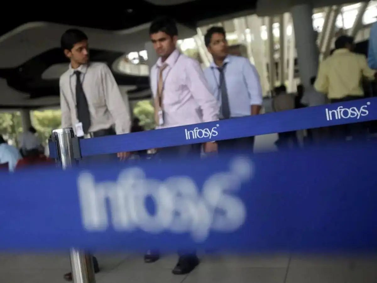 infosys variable pay: Infosys pays 70% quarterly bonus on average for Q1 as  margin bites - The Economic Times