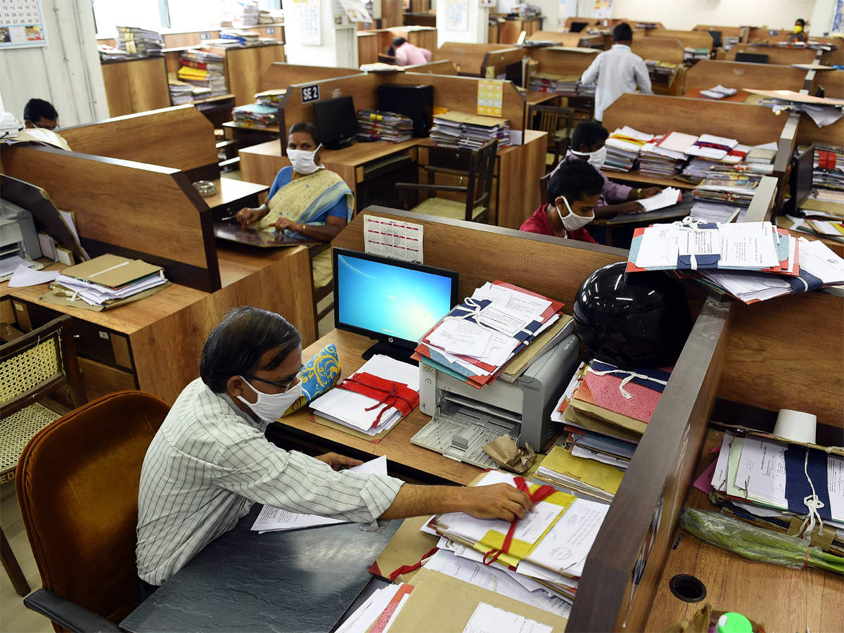 Centre asks 50% of its junior staff to attend office - The Economic Times
