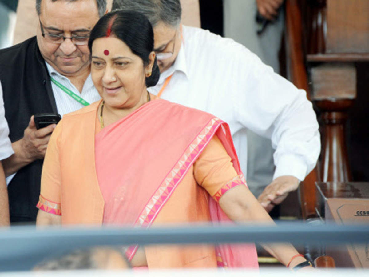 Sushma To Rahul Read Your Family History And Ask Sonia About Quattrocchi Anderson The Economic Times