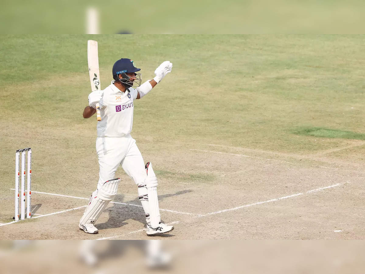 Pujara does batting practice a day after being dropped from Indian Test team