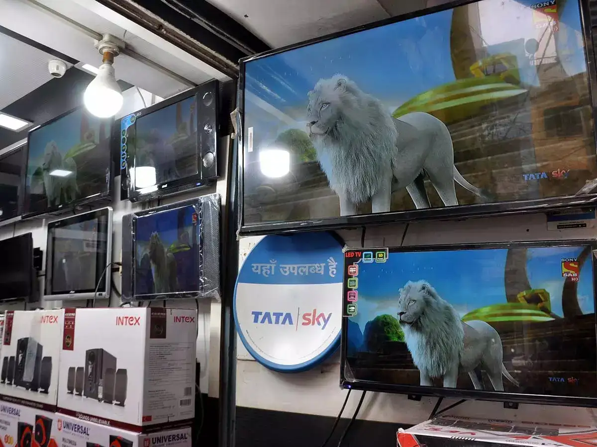 lcd panel manufacturing in india in stock