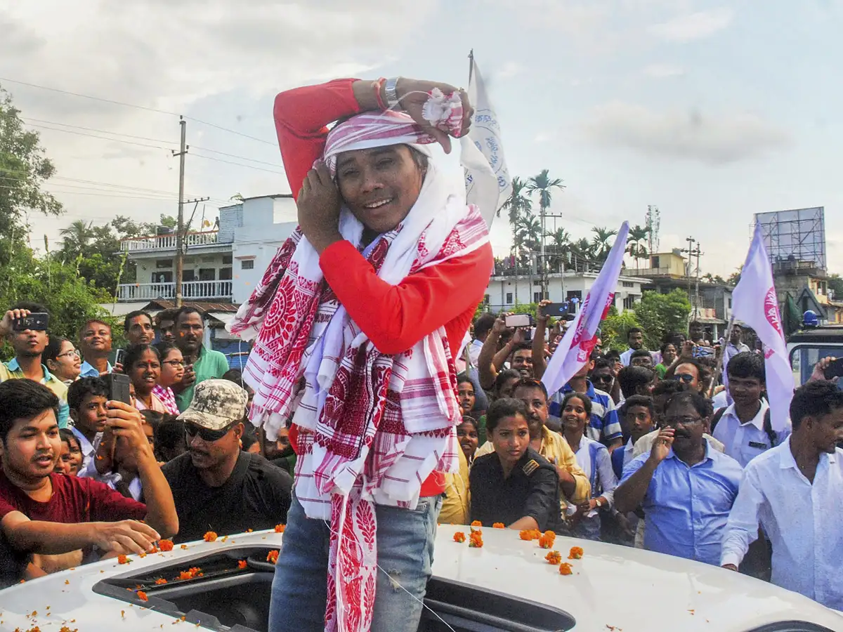 Hima Das Returns Home To Rousing Reception The Economic Times She is the first indian. hima das returns home to rousing
