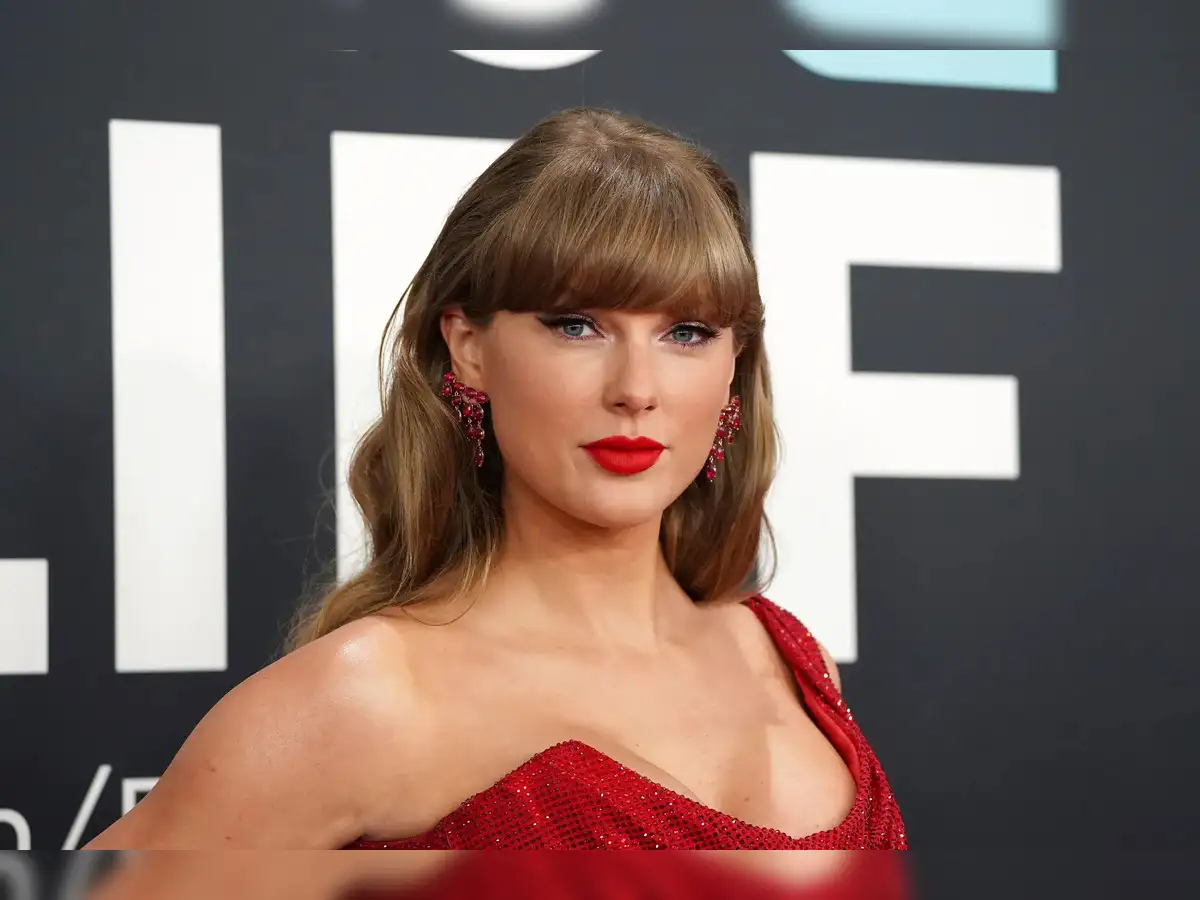 taylor swift: Quote of the Day by Taylor Swift: "I'm going to make  mistakes, I'm going to fall down, I'm going to learn from it"  lessons on  overcoming fear, achieving success,