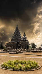 Top 10 famous temples in South India