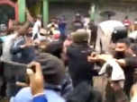 WB: TMC-BJP workers clash in Bhatpara