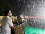Rahul addresses rally amid rains in Mysuru