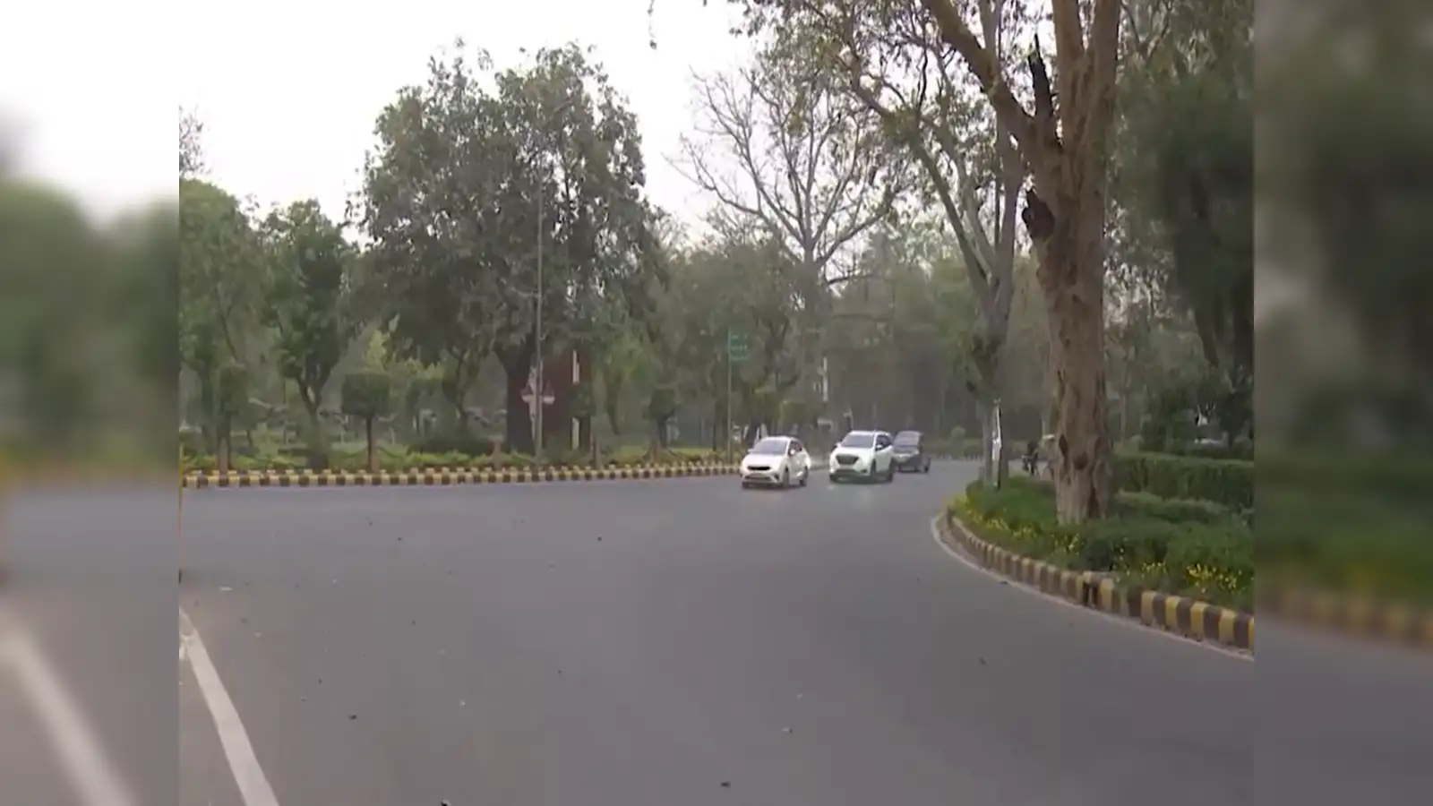 Delhi-NCR weather today (April 3): Dust storms, strong winds sweep capital, Noida as IMD warns of rain and thunderstorms, sounds yellow alert for weekend