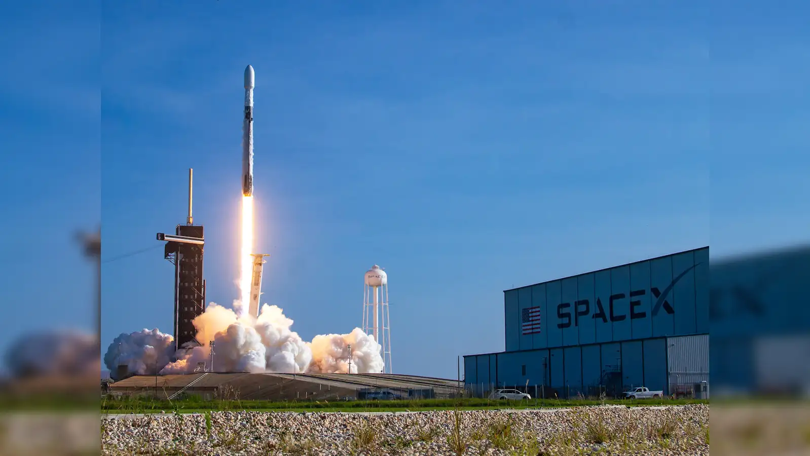 Elon Musks Spacex Launches 60 Satellites For Starlink