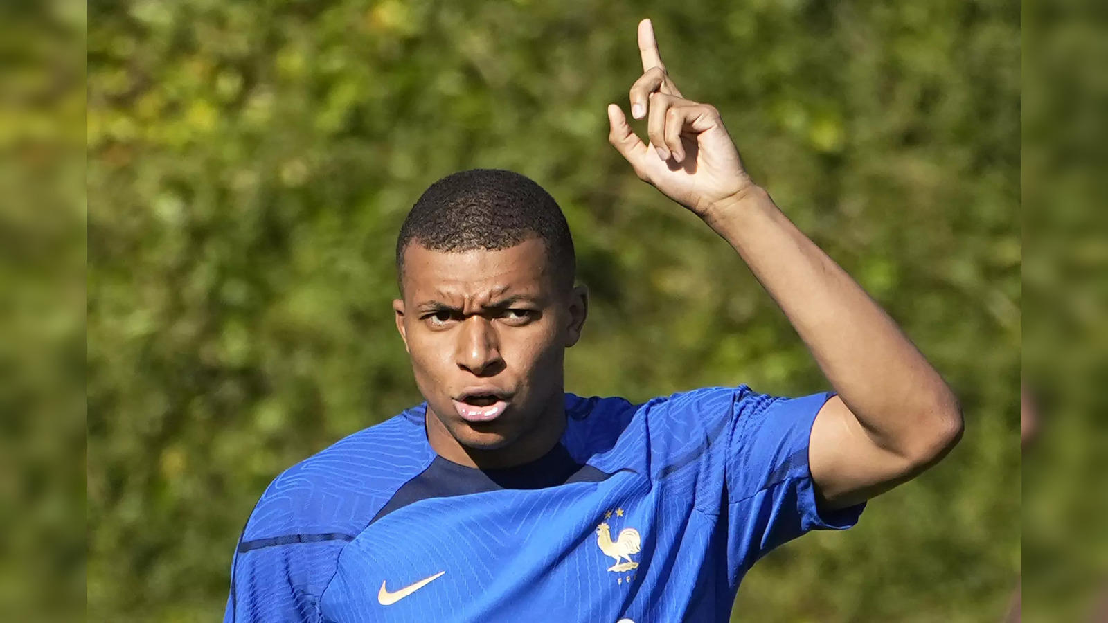 Kylian Mbappe offers future update amid latest Liverpool and Real