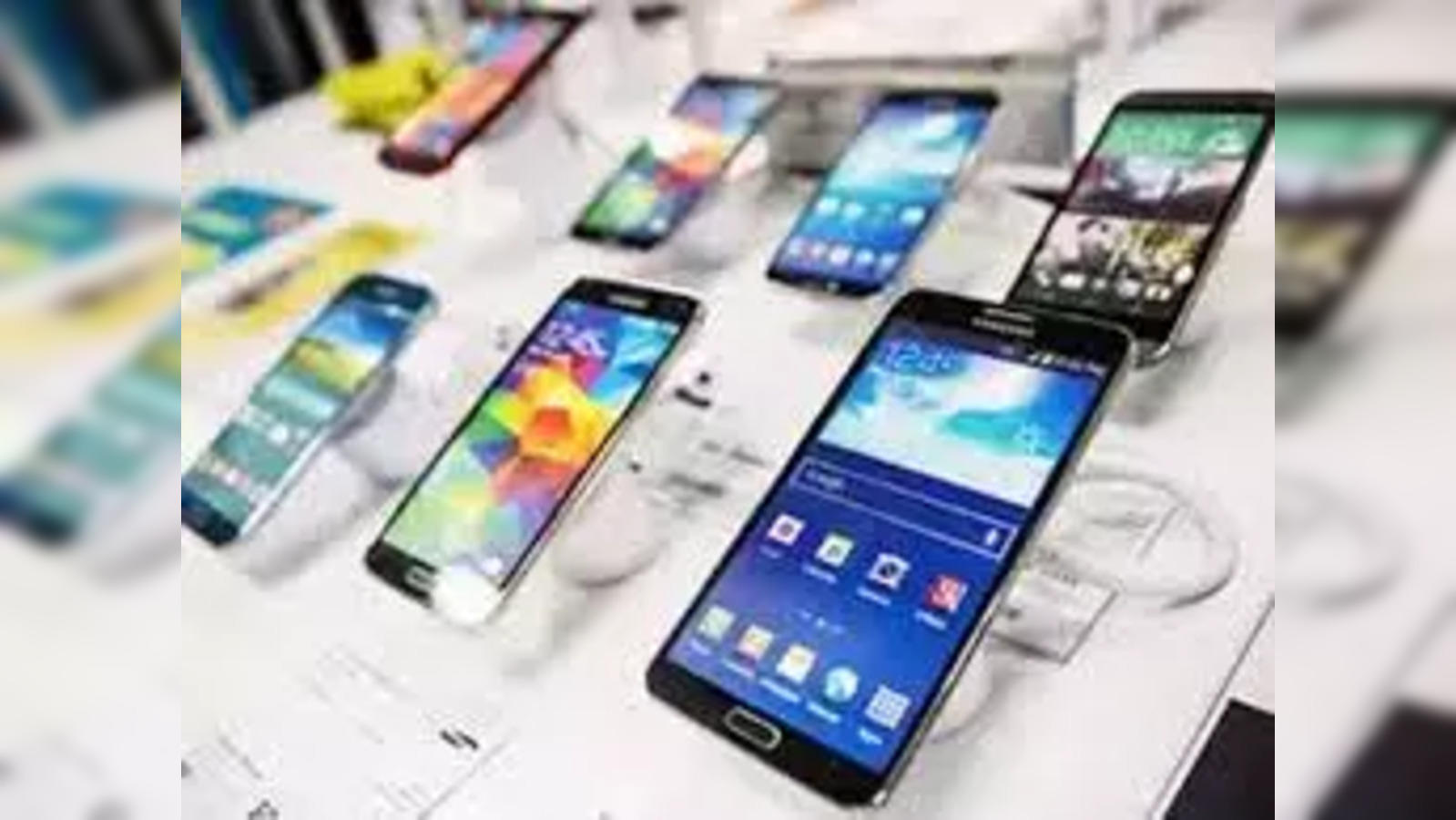 india: India to cross $10 bn worth mobile exports in FY22-23