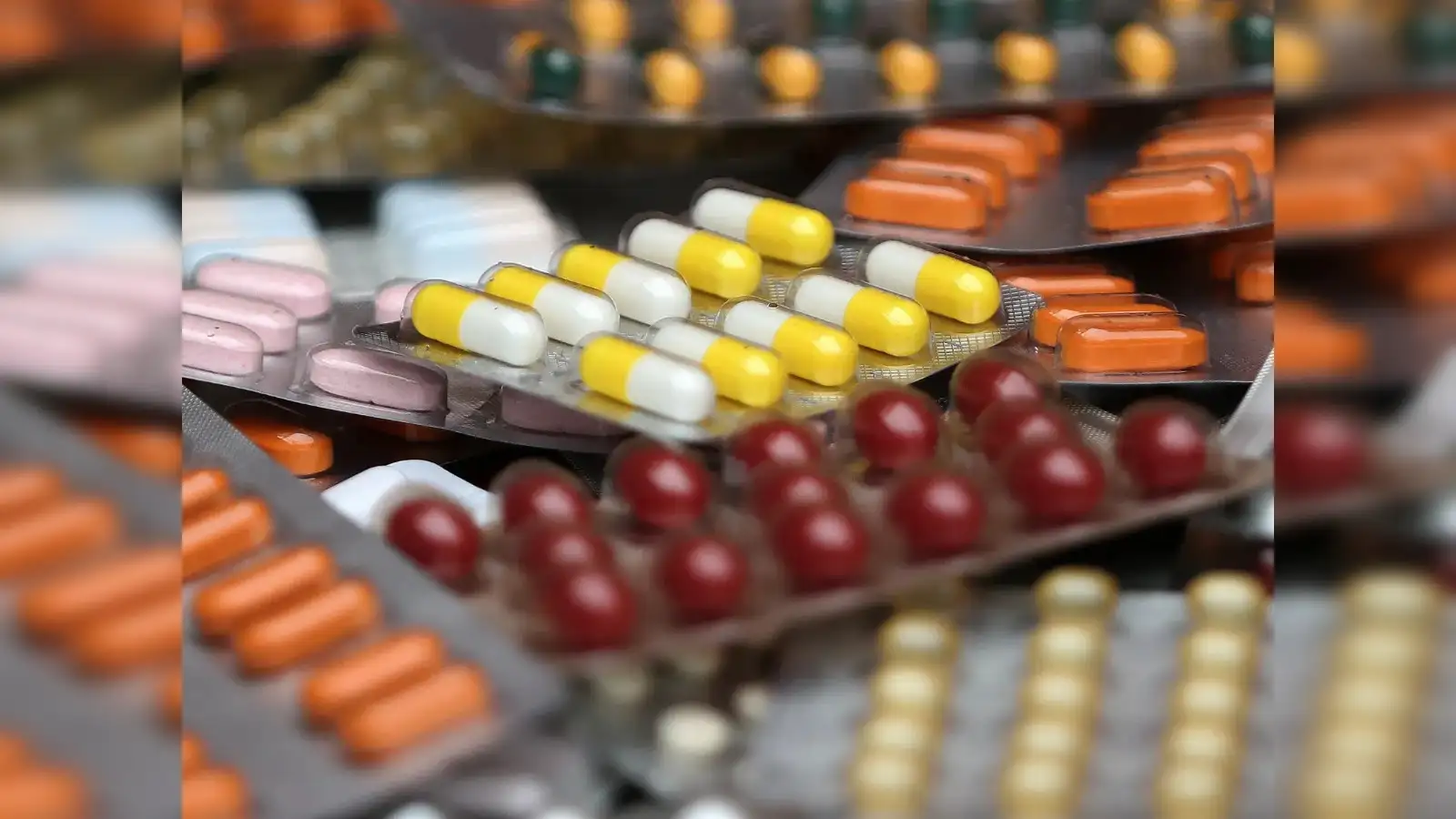 Comm secy asks pharma sector to cut dependence on imported raw materials