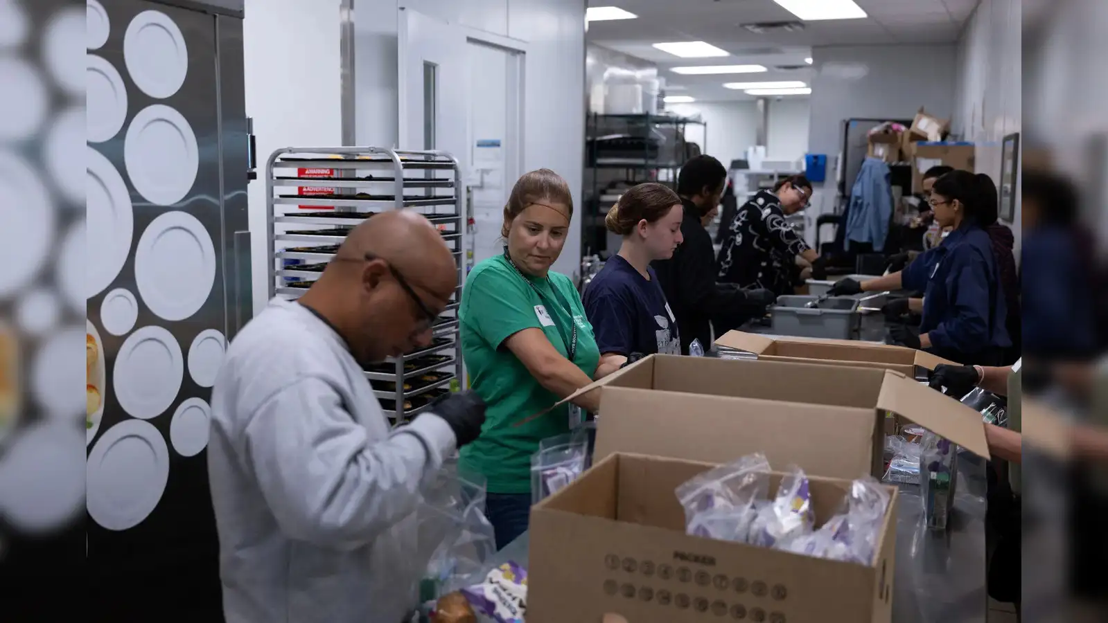 Kansas City confronts hunger crisis amid SNAP suspension - Know how to find  a food bank and volunteer options - The Economic Times