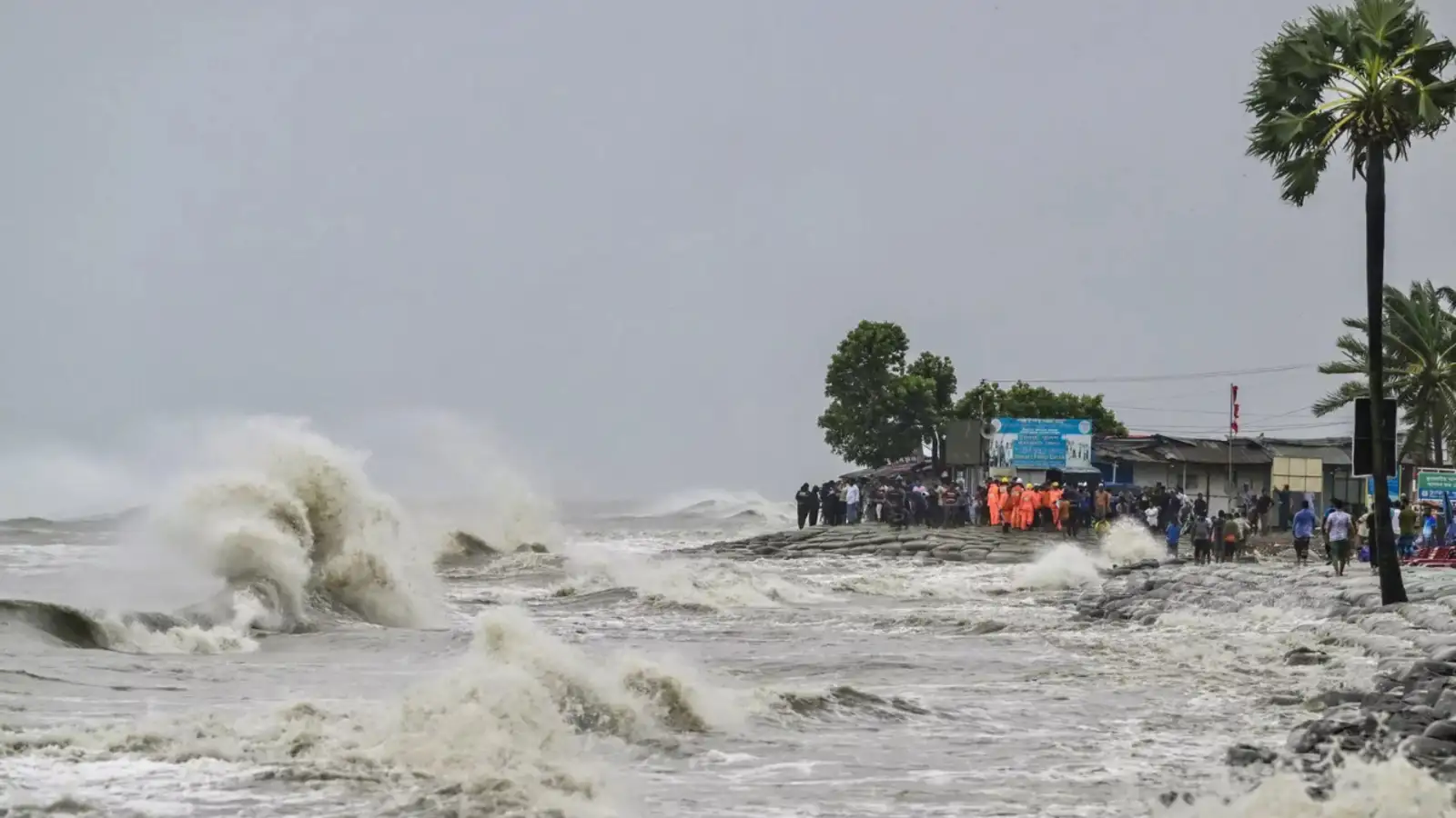 IMD issues red alert for heavy rainfall in West Bengal, Odisha, and more  states; Check full weather alert - The Economic Times