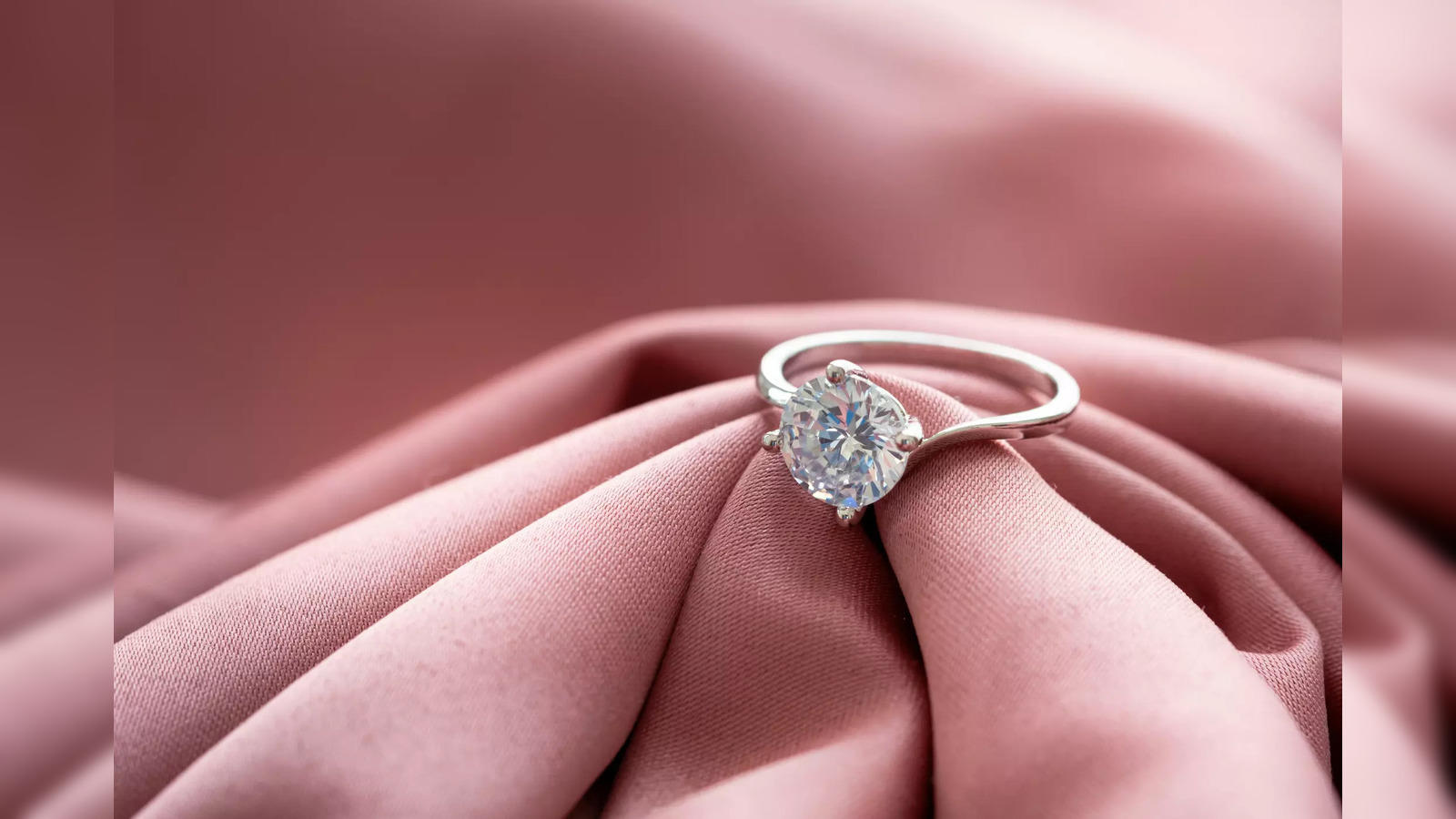 Exquisite Lab Grown Diamond Engagement Rings in Singapore — AUGUST BESPOKE