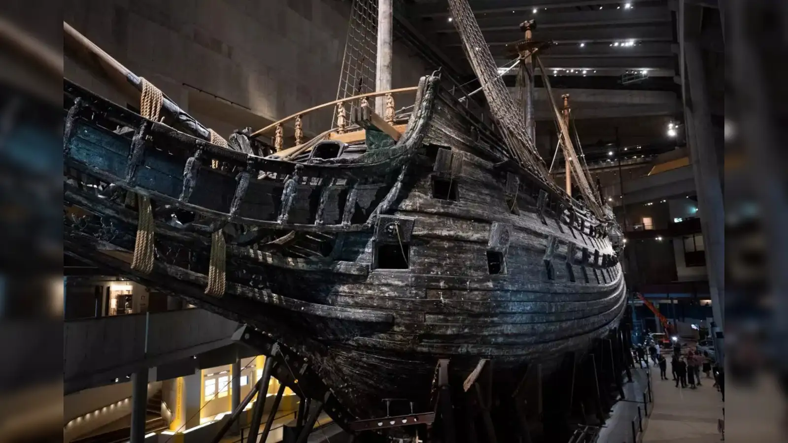 Sweden splashes out to save its unluckiest warship - The Economic