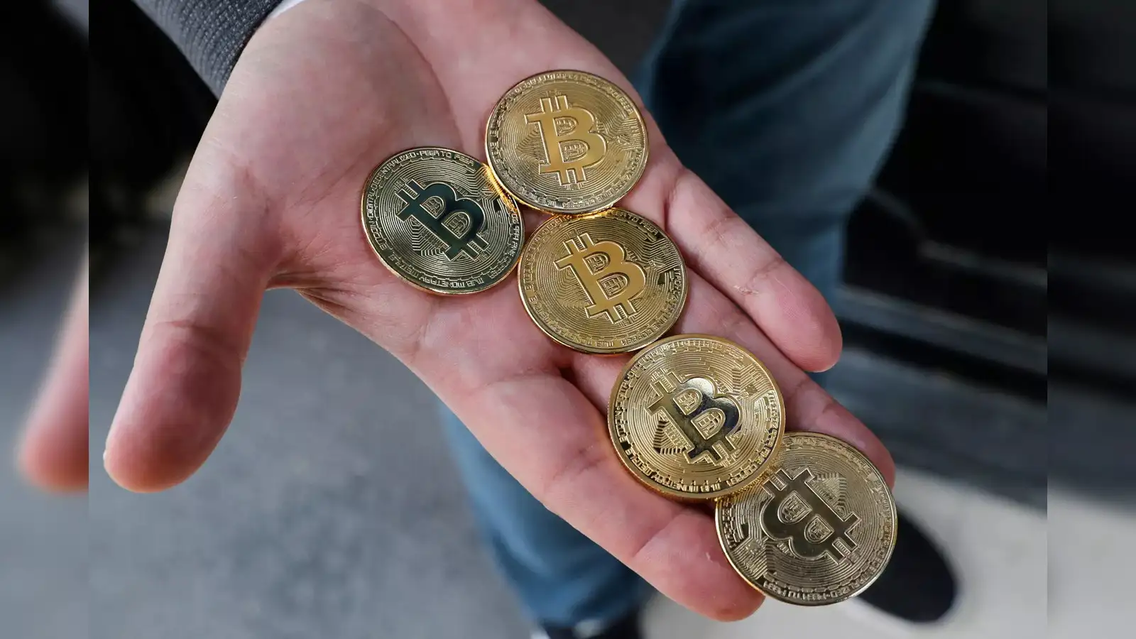 US regulators signal stronger risk, tax oversight for cryptocurrencies -  The Economic Times