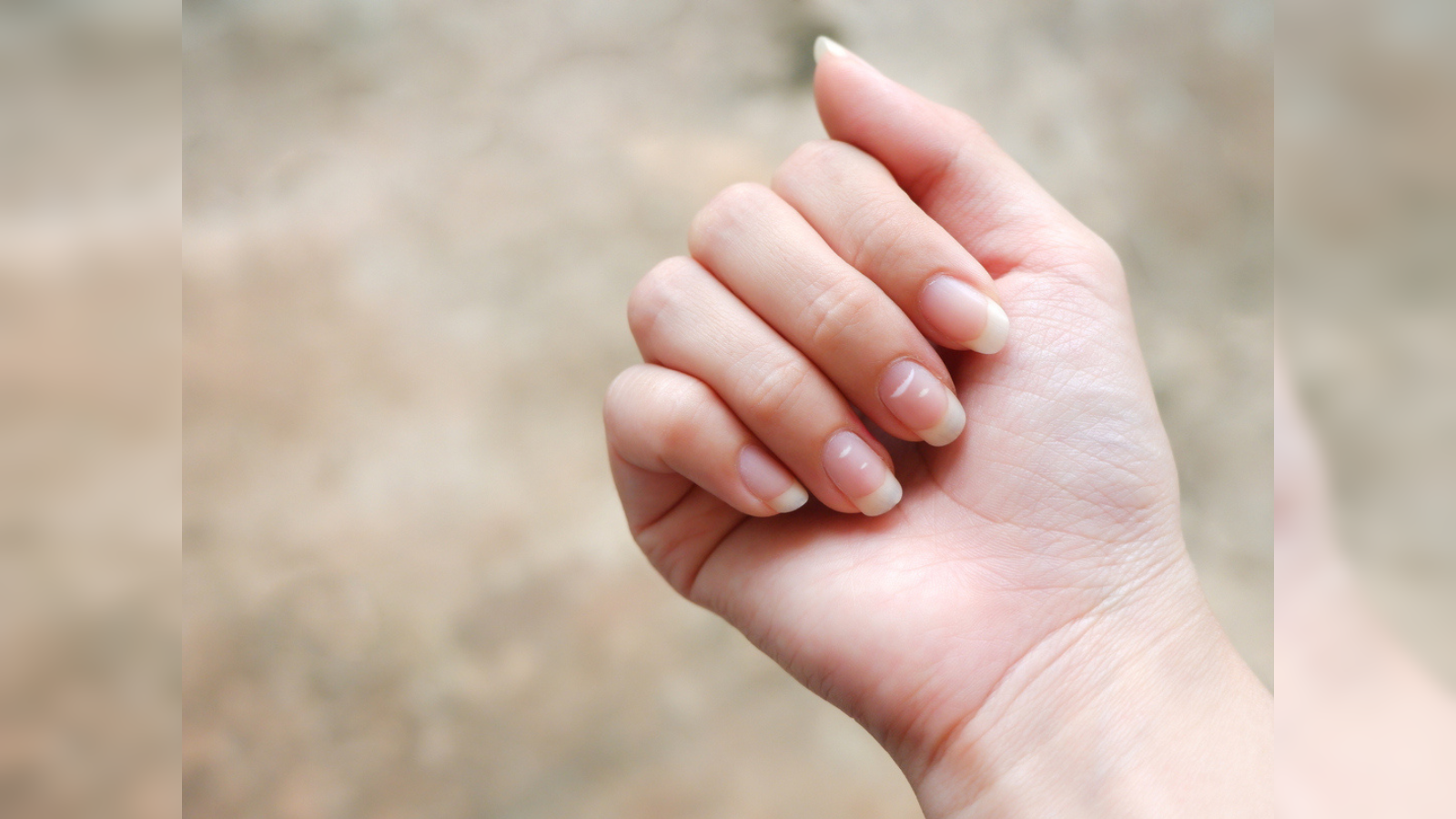 I only have a lunula on my right thumb, should I be worried that I could  not find it on my other fingers? - Quora