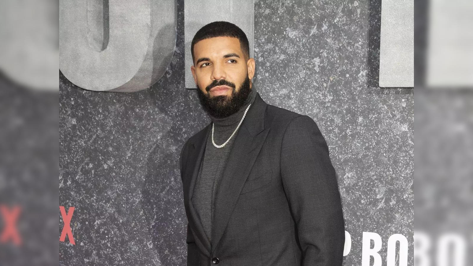 Drake Unveils New Bun Hairstyle, Internet Weighs In | Complex