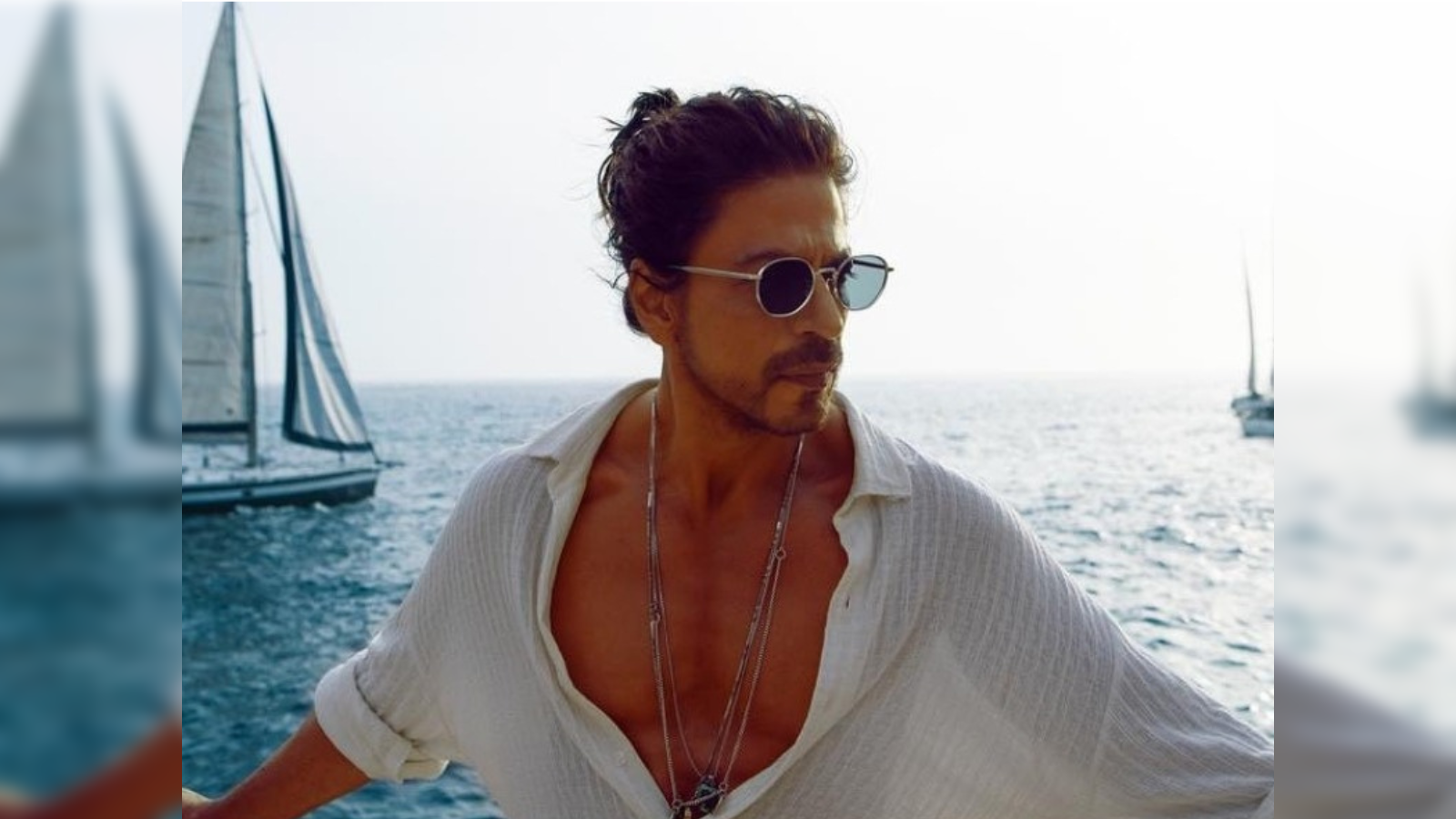 10 times Shah Rukh Khan's iconic pose made our hearts skip a beat | Times  of India