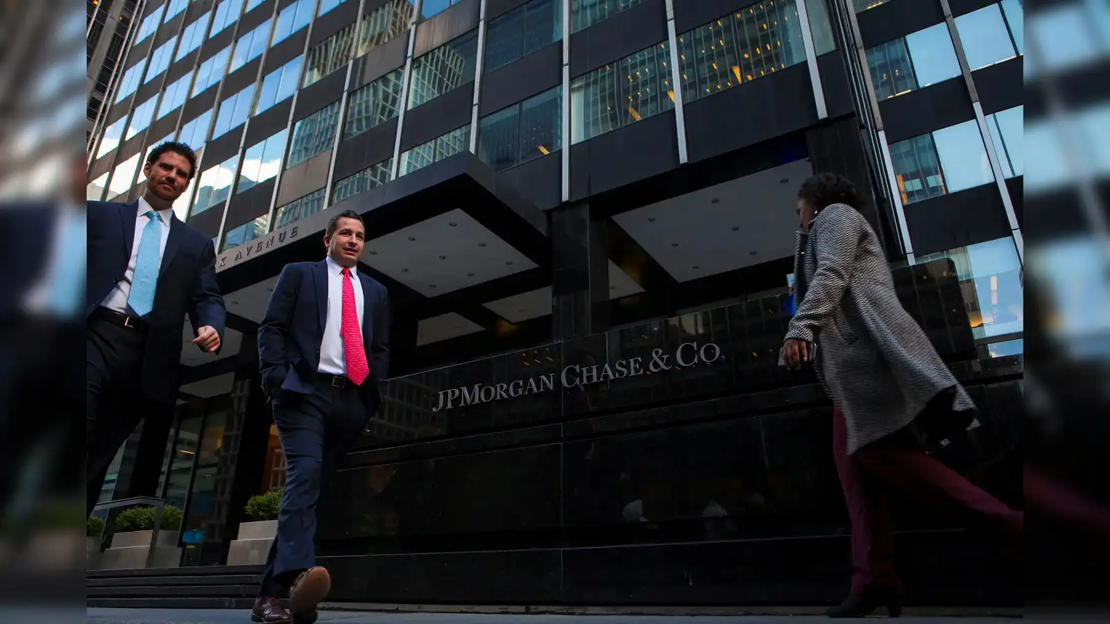 J.P. Morgan economist sees 40% US recession chance and risks