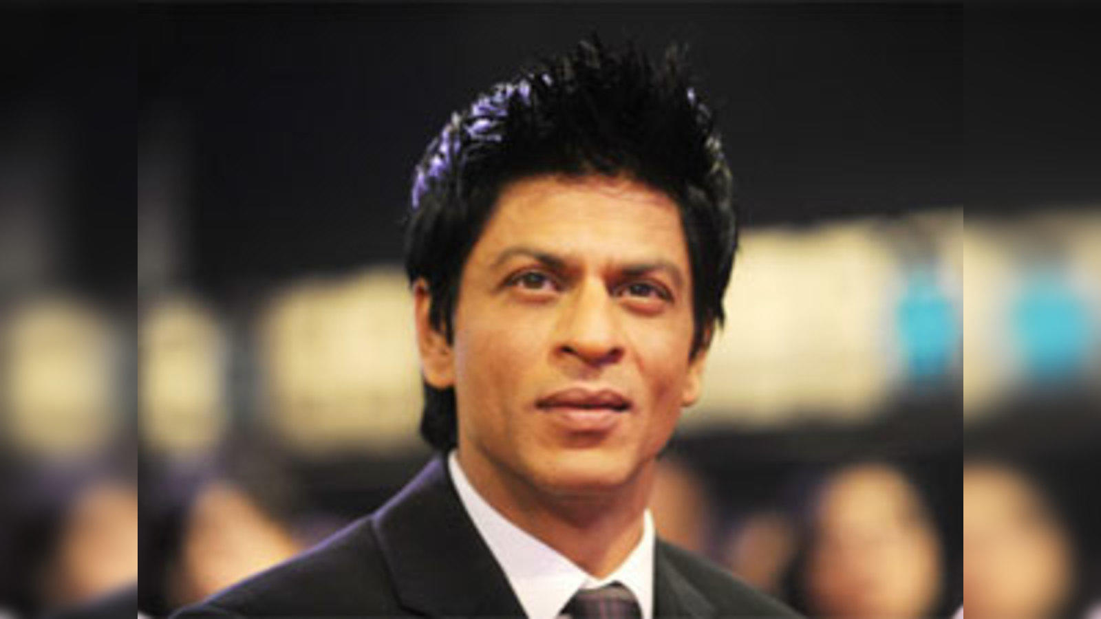 I don't sell the thought that fair is better than dusky: Shah Rukh