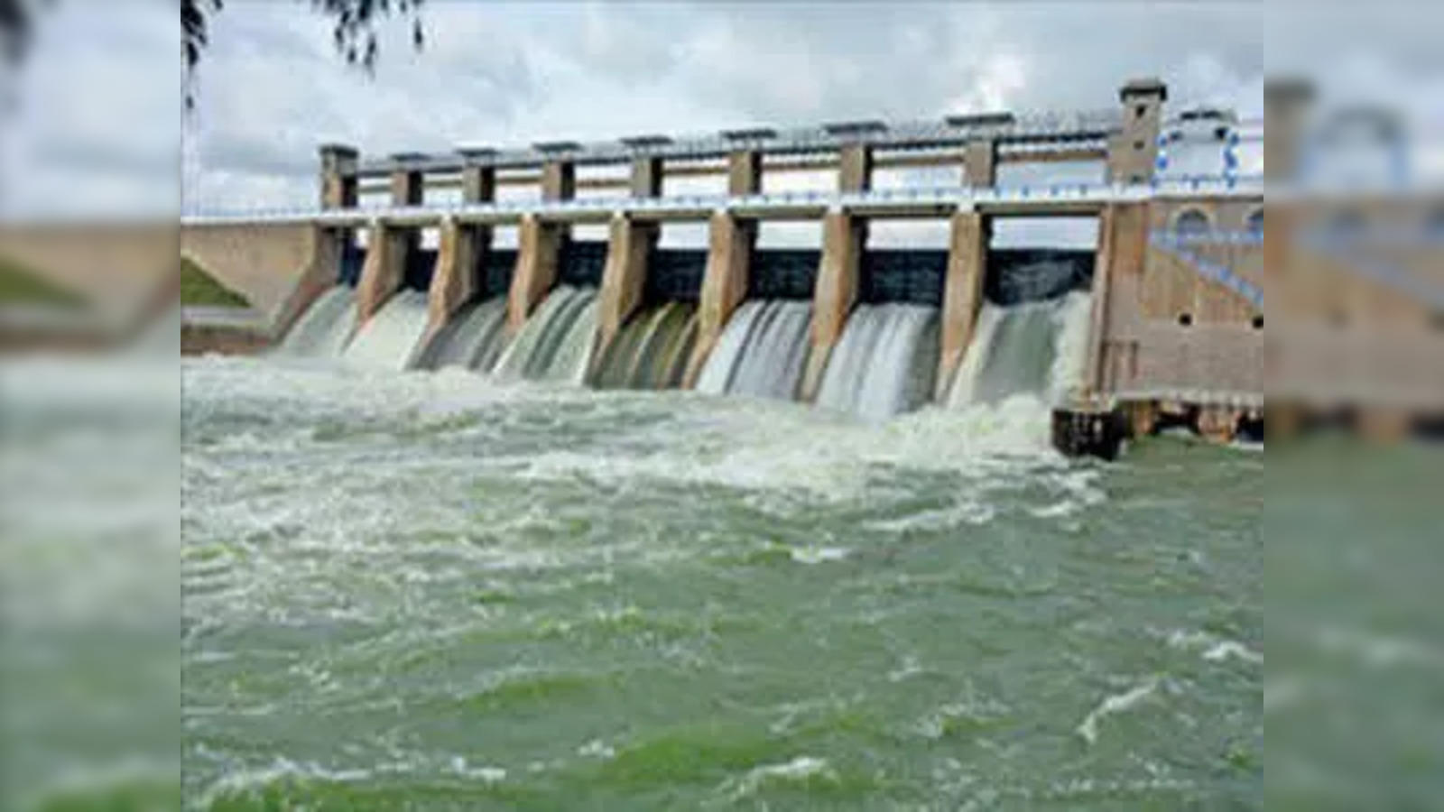 Not only water but Karnataka has to share the Tungabhadra dam 'silt money'  with AP