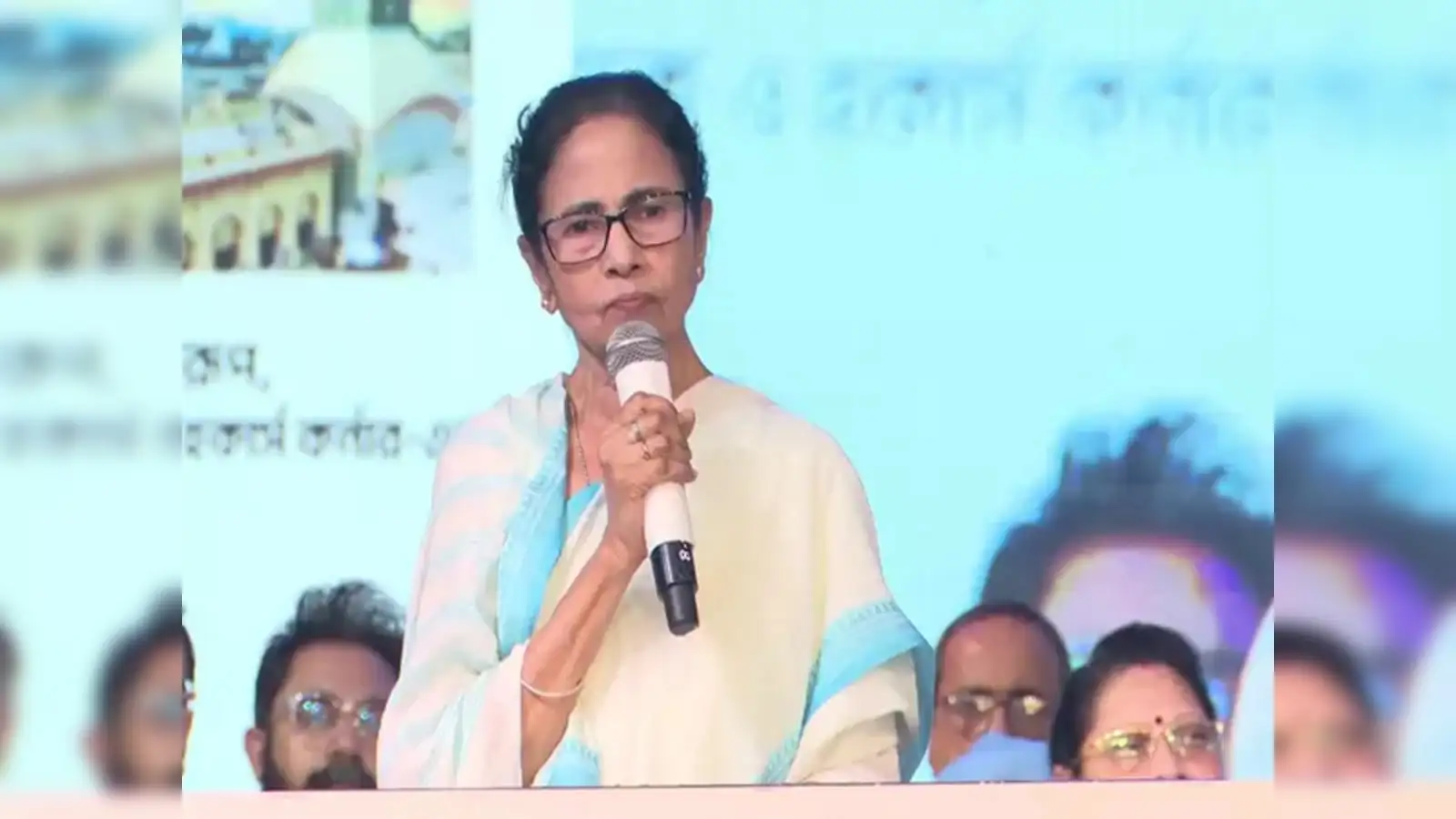 Mamata Banerjee blames MHA, BSF, BJP for Murshidabad violence - The  Economic Times