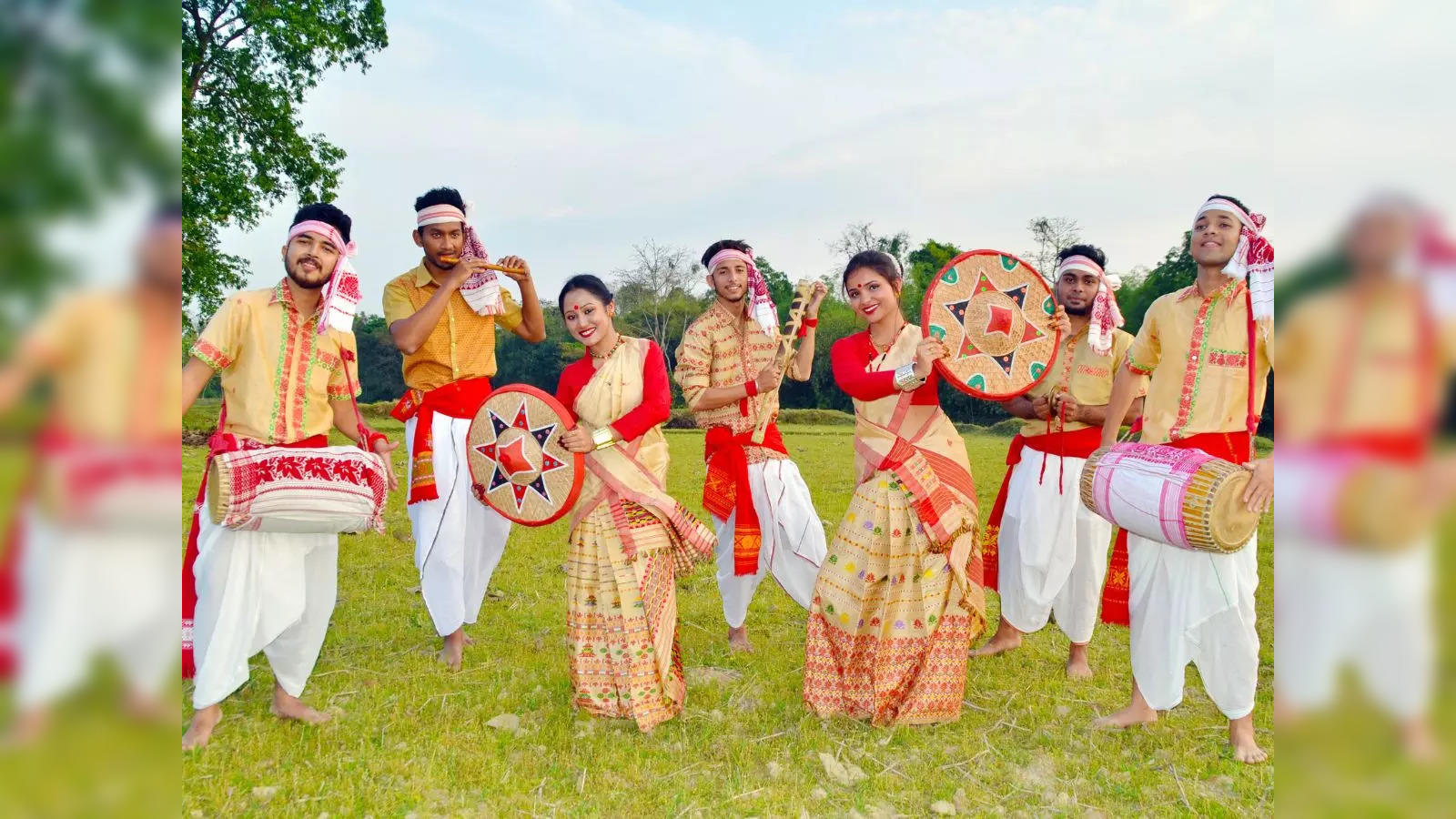 FancyDressWale Assamese Traditional Bihu Dress for Girls (Multicolour, 3-5  Years) : Amazon.in: Fashion