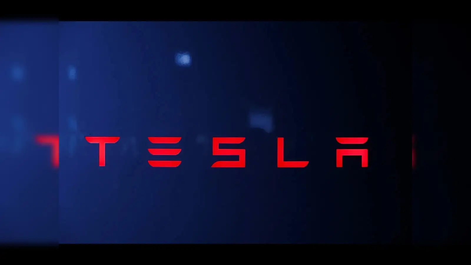 US Stocks | Tesla shares slide 4% after first-quarter deliveries miss estimates