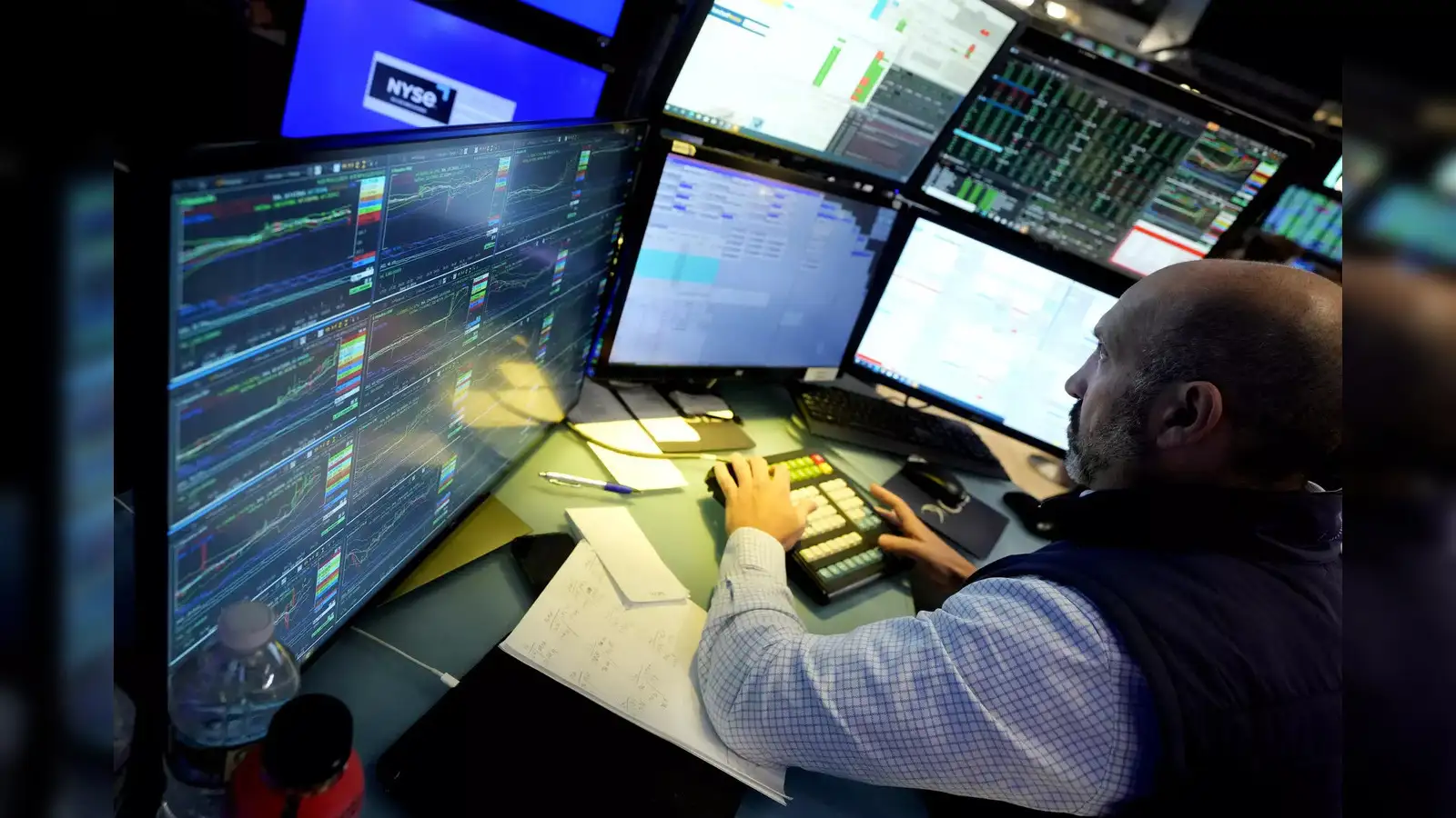 US stock indexes end up; Nasdaq, S&P 500 hit record highs on payrolls data - The Economic Times