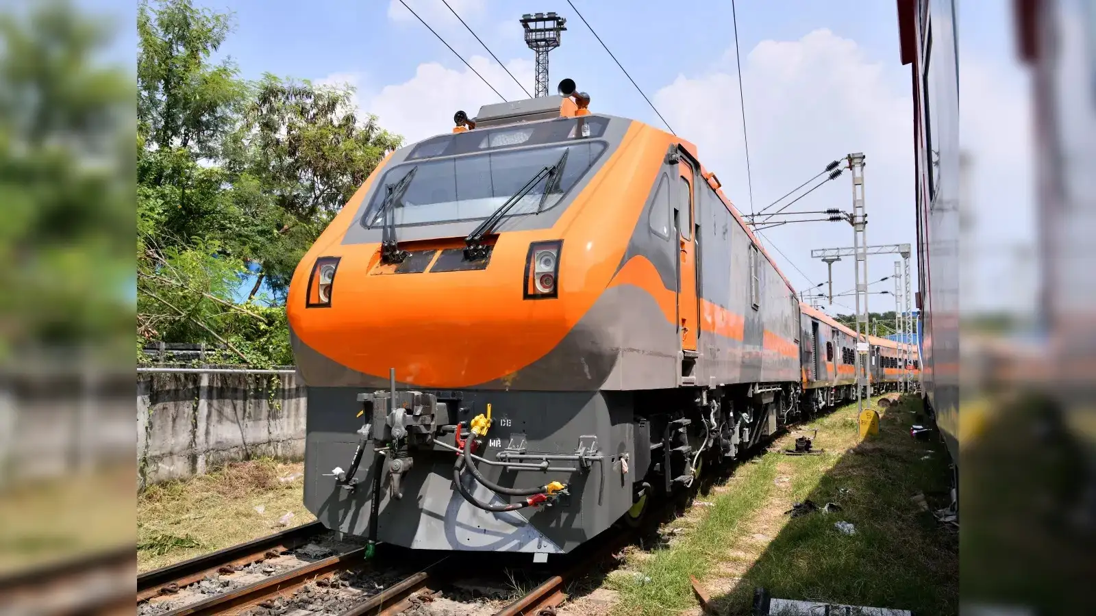 Indian Railways to speed up chart prep, upgrade reservation system, &  mandate Aadhaar for Tatkal in booking overhaul - The Economic Times