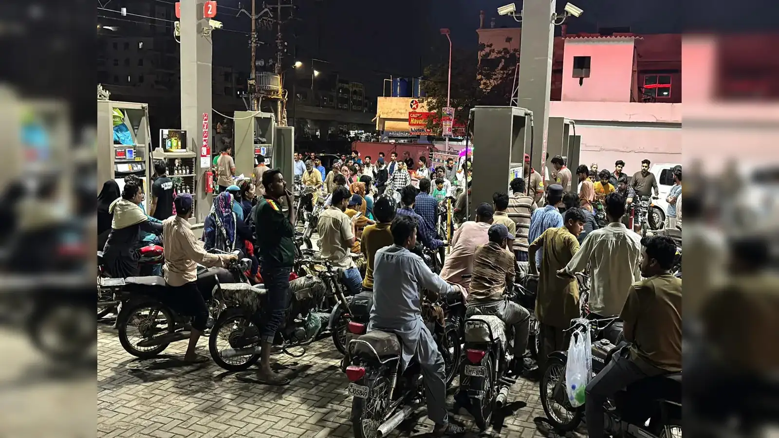 Mediator' Pakistan feels the heat as petrol price breaches PKR 450, diesel  goes over 500 due to Middle East war - The Economic Times