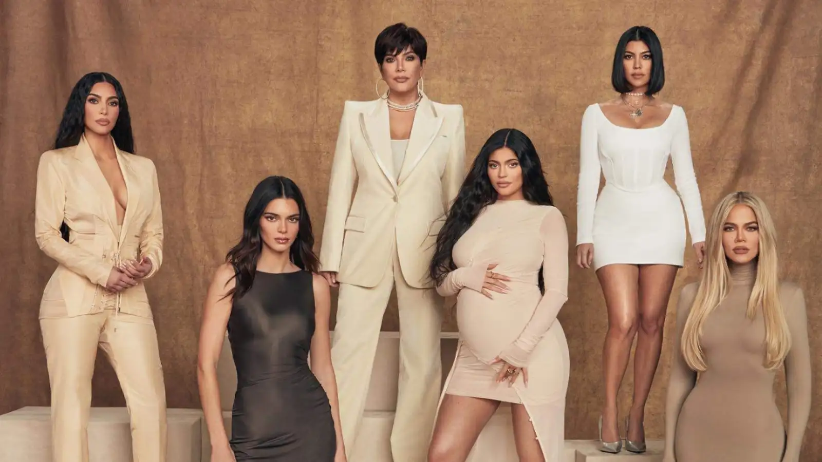 Kardashian-Jenner family: Crisis for the billionaire Kardashians? Cracks  begin to appear in their business ventures; speculation grows that the  once-ubiquitous family faces an identity crisis - The Economic Times