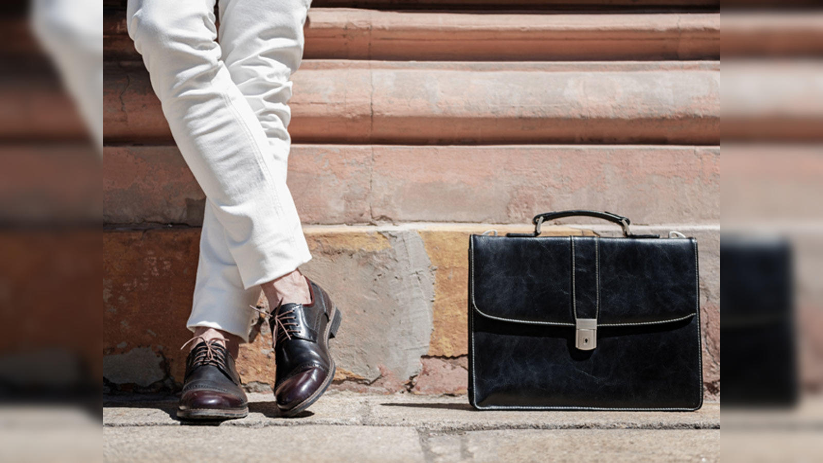 How to take care of leather shoes and bags in the monsoons