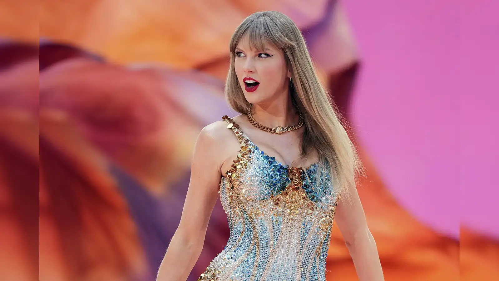Taylor Swift paid a whopping $360 million: It's finally out