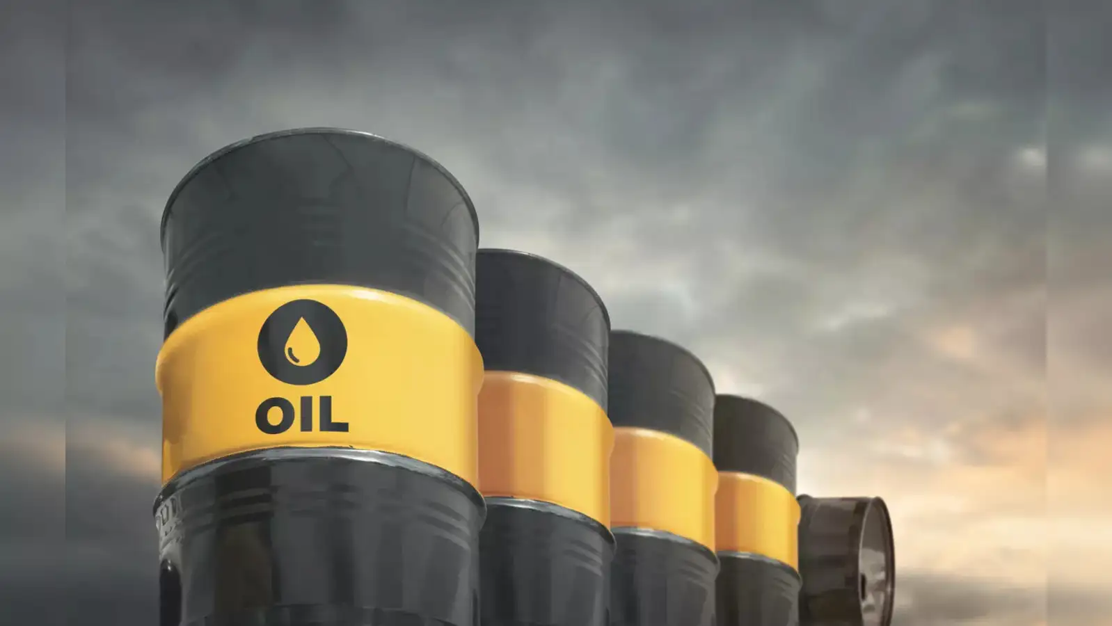 Oil edges up as US-China de-escalate trade tensions - The Economic Times