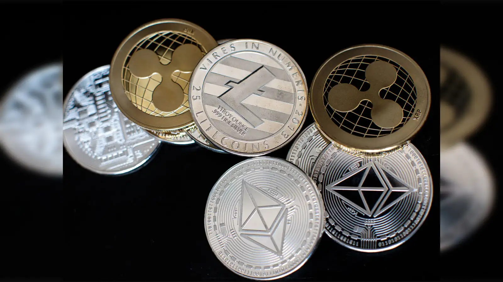 cryptocurrency: SC allows trade in cryptocurrency, quashes RBI curb - The  Economic Times