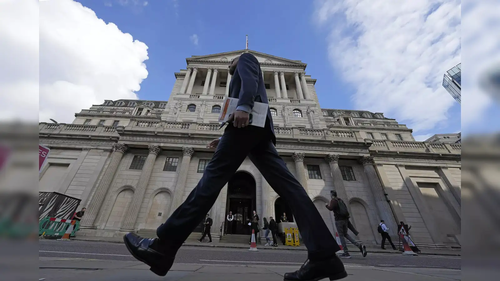 UK recession fears mount after Bank of England hikes borrowing rates by  more than expected - The Economic Times