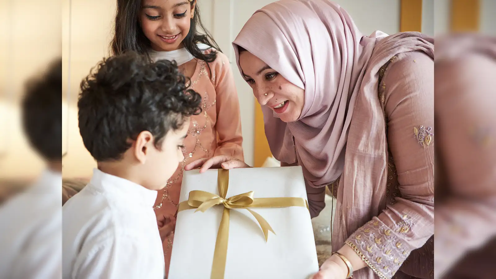 Happy Eid-ul-Fitr 2025: Top Eid Mubarak wishes, quotes, wallpapers, and  images for WhatsApp, Facebook, and Instagram - The Economic Times