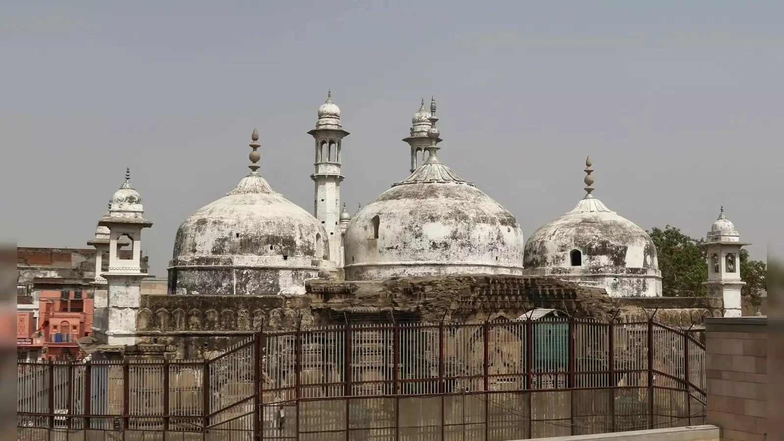 gyanvapi: SC dismisses plea against transfer of Gyanvapi case from one  bench to another in Allahabad HC - The Economic Times