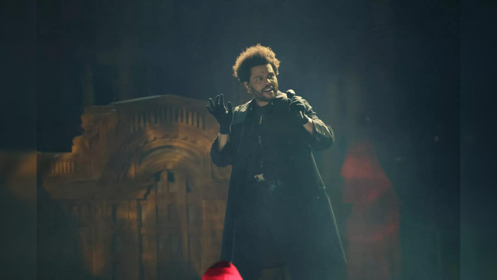 The Weeknd Stuns Fans By Holding High Note For 15 Seconds