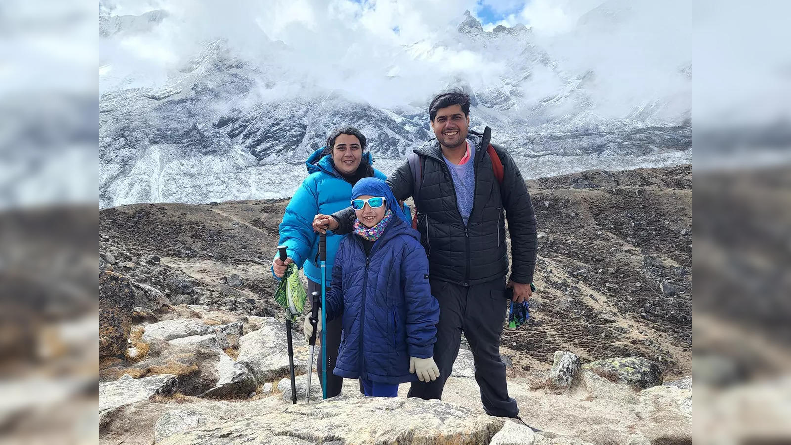 mount everest: On top of the world! This 10-year-old braves
