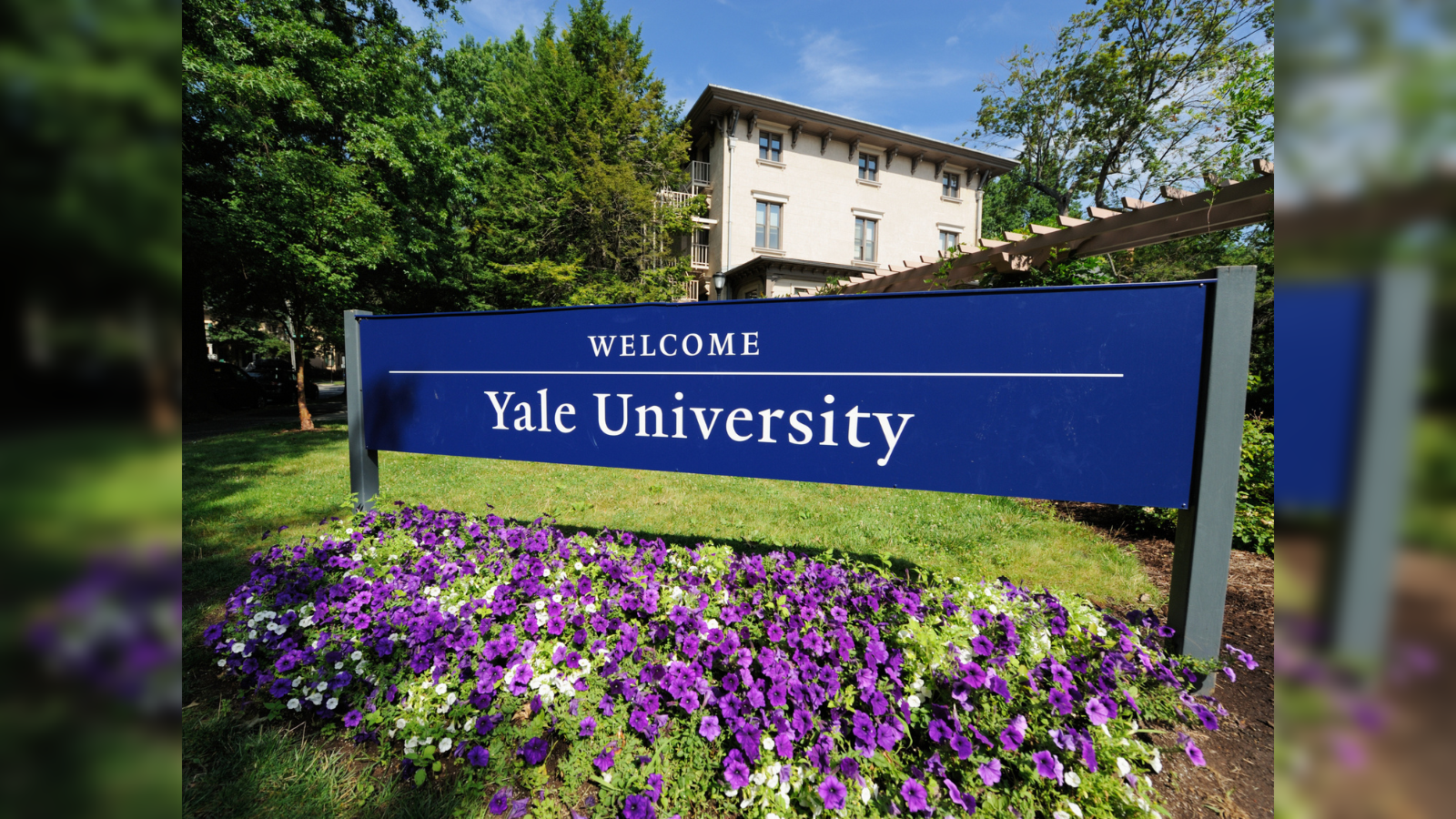 Yale University Visitor Center