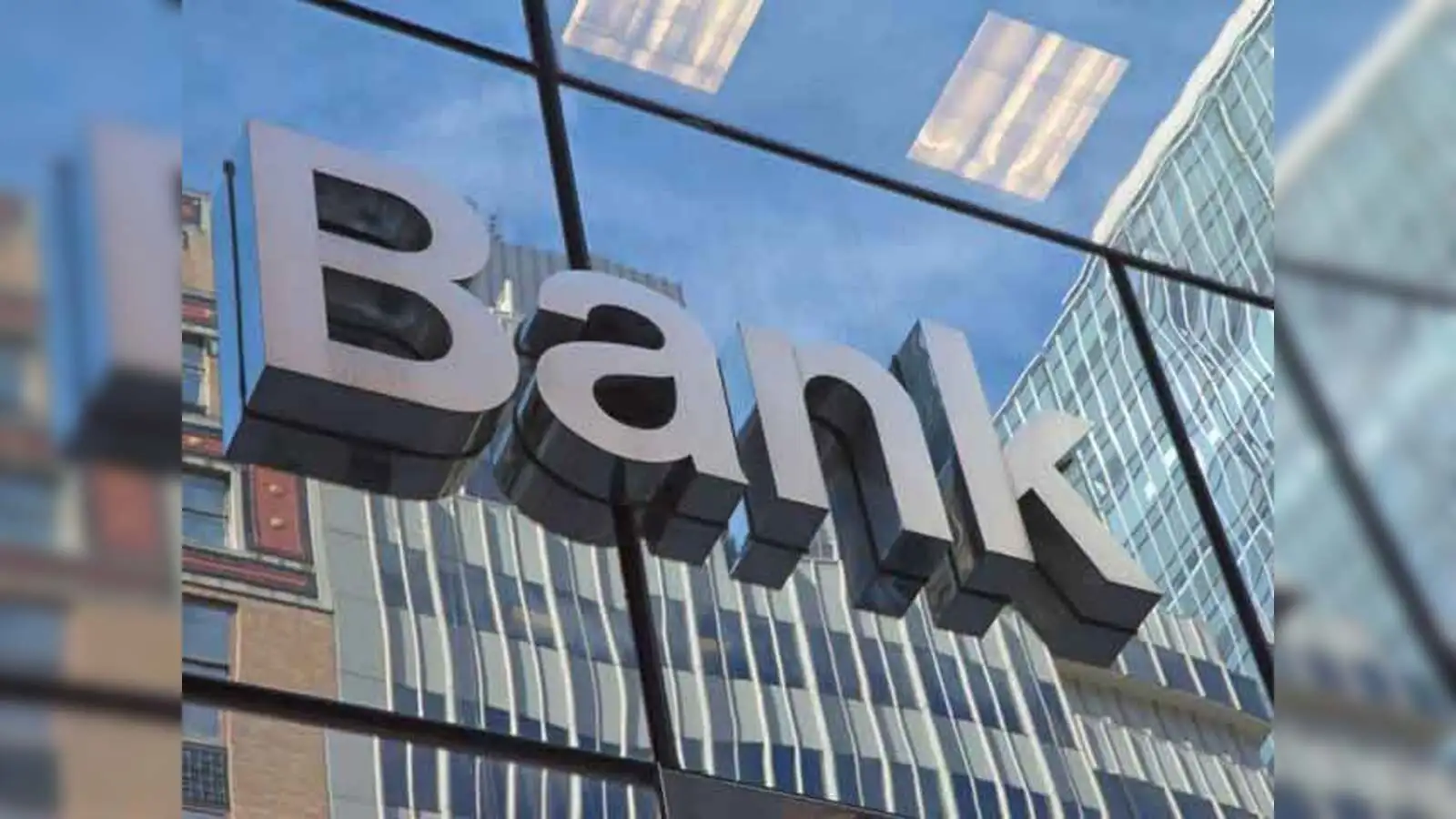 Bank stocks fall up to 4% as RBI's forex rules may deliver Rs 5,000 crore shock