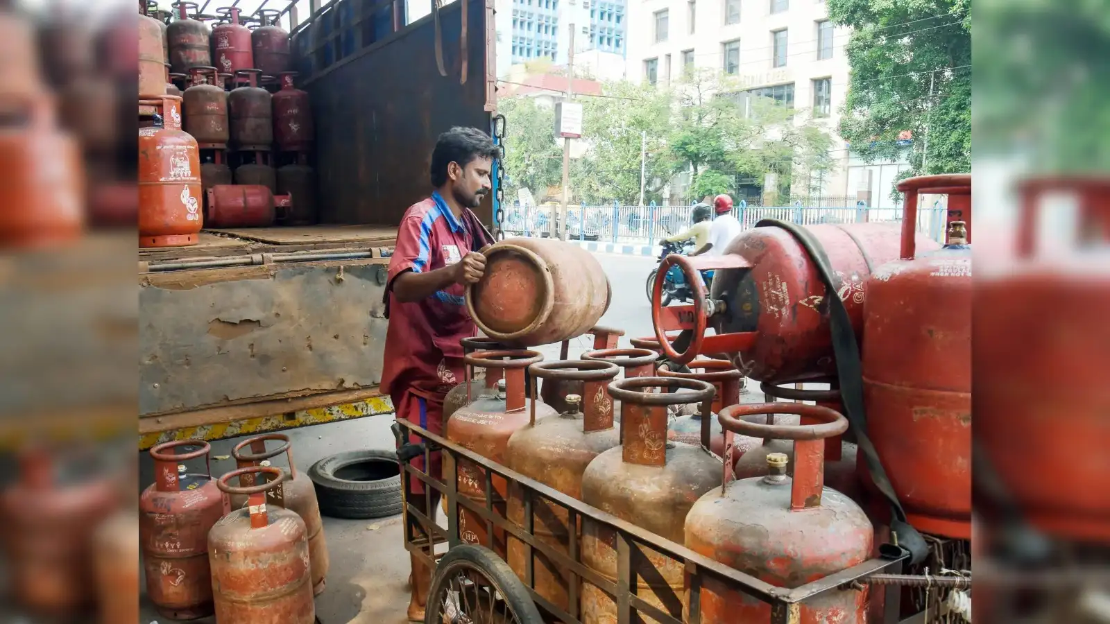 Odisha govt makes e-KYC mandatory to avail cooking gas cylinders in Odisha: Minister