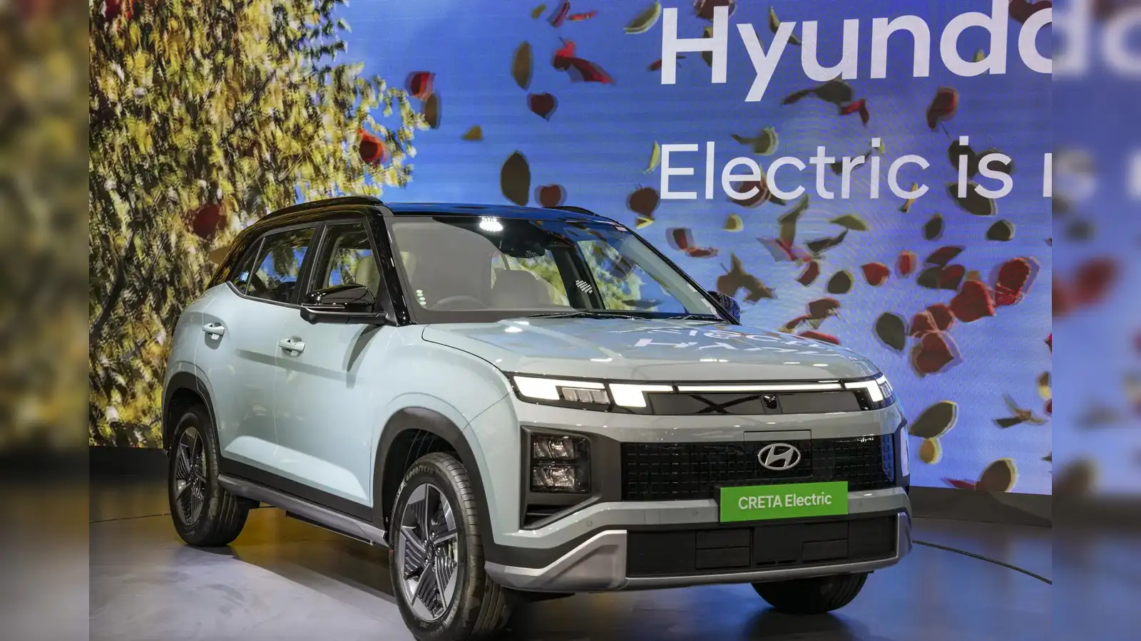 Hyundai CRETA electric launched at Rs 18 lakh with a futuristic cockpit.  Check details - The Economic Times